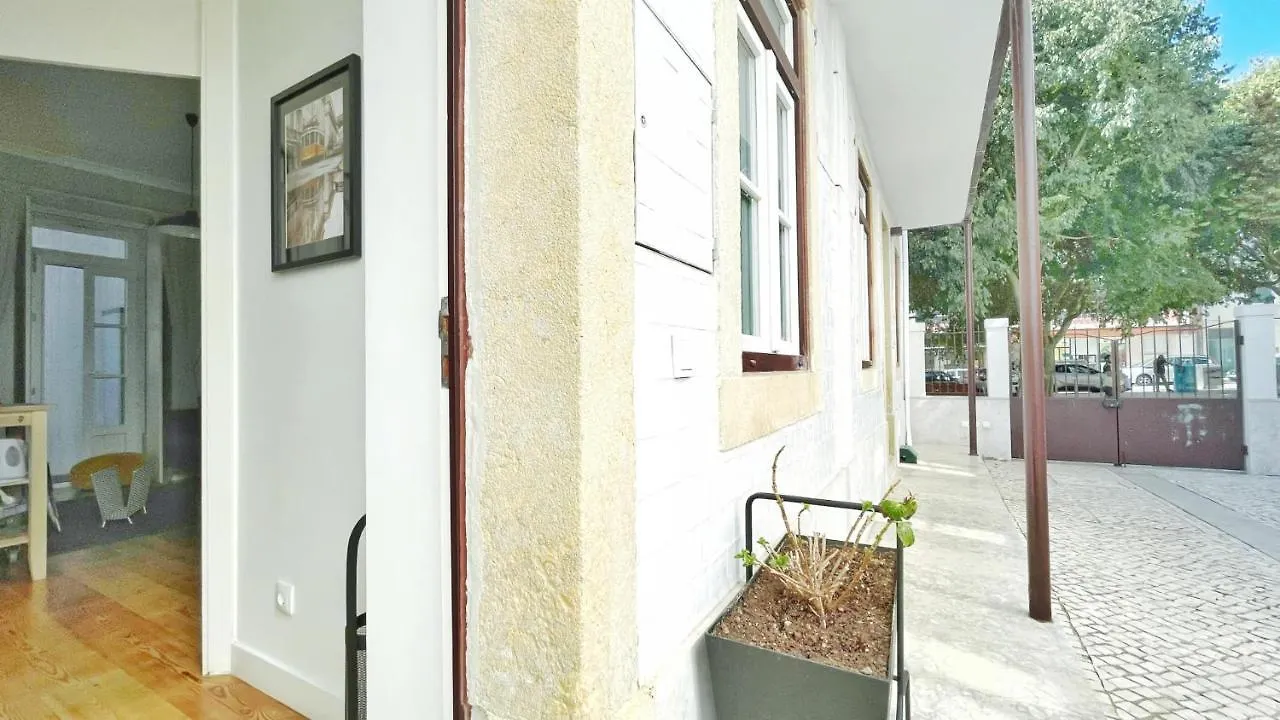 Vila Rosário 2 Lovely Apt with Private patio - by Homeful Lisboa Apartamento